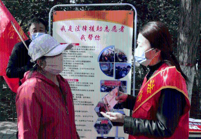 重庆高架路首迎雪情!开车上路,悠着点!